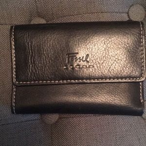 Fossil pebbles black leather wallet